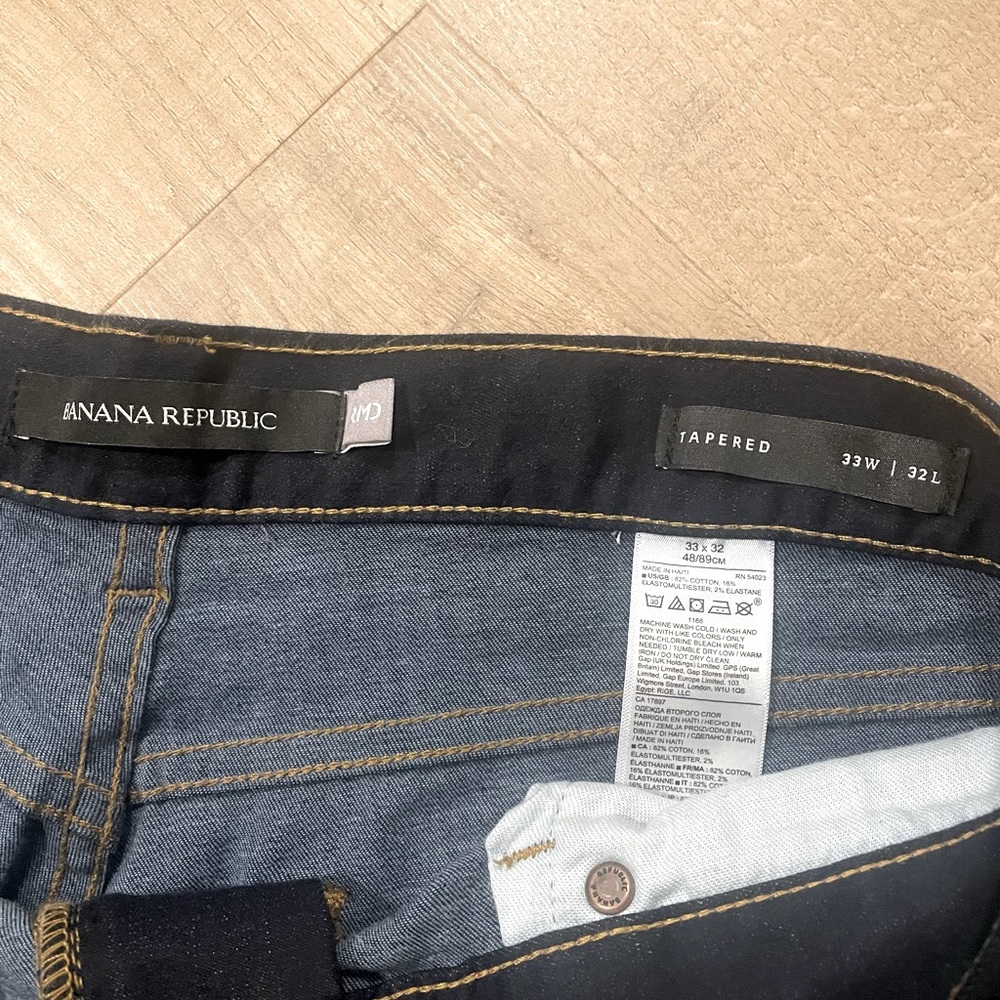 BANANA REPUBLIC Tapered Jeans